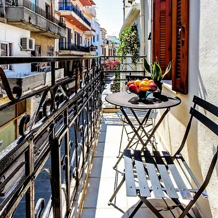 Eurycleia Apartament *